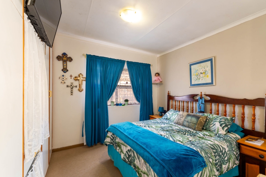 3 Bedroom Property for Sale in Deoville Park Western Cape
